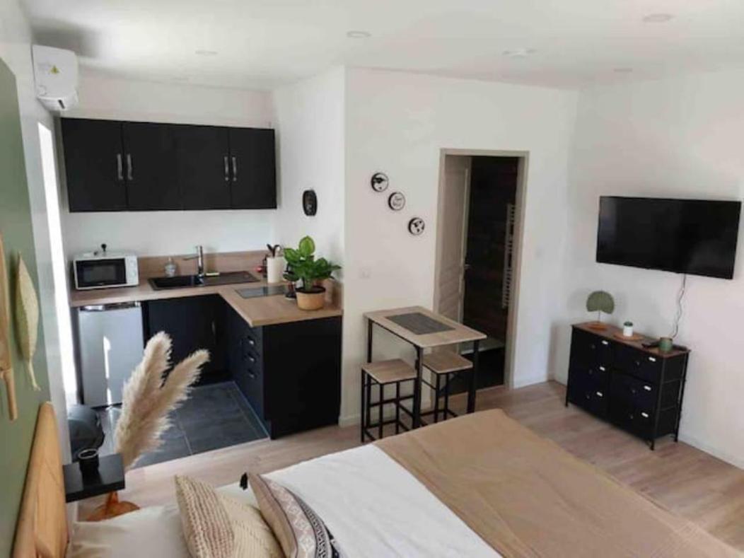 Le Savane Apartment Vesoul Bagian luar foto